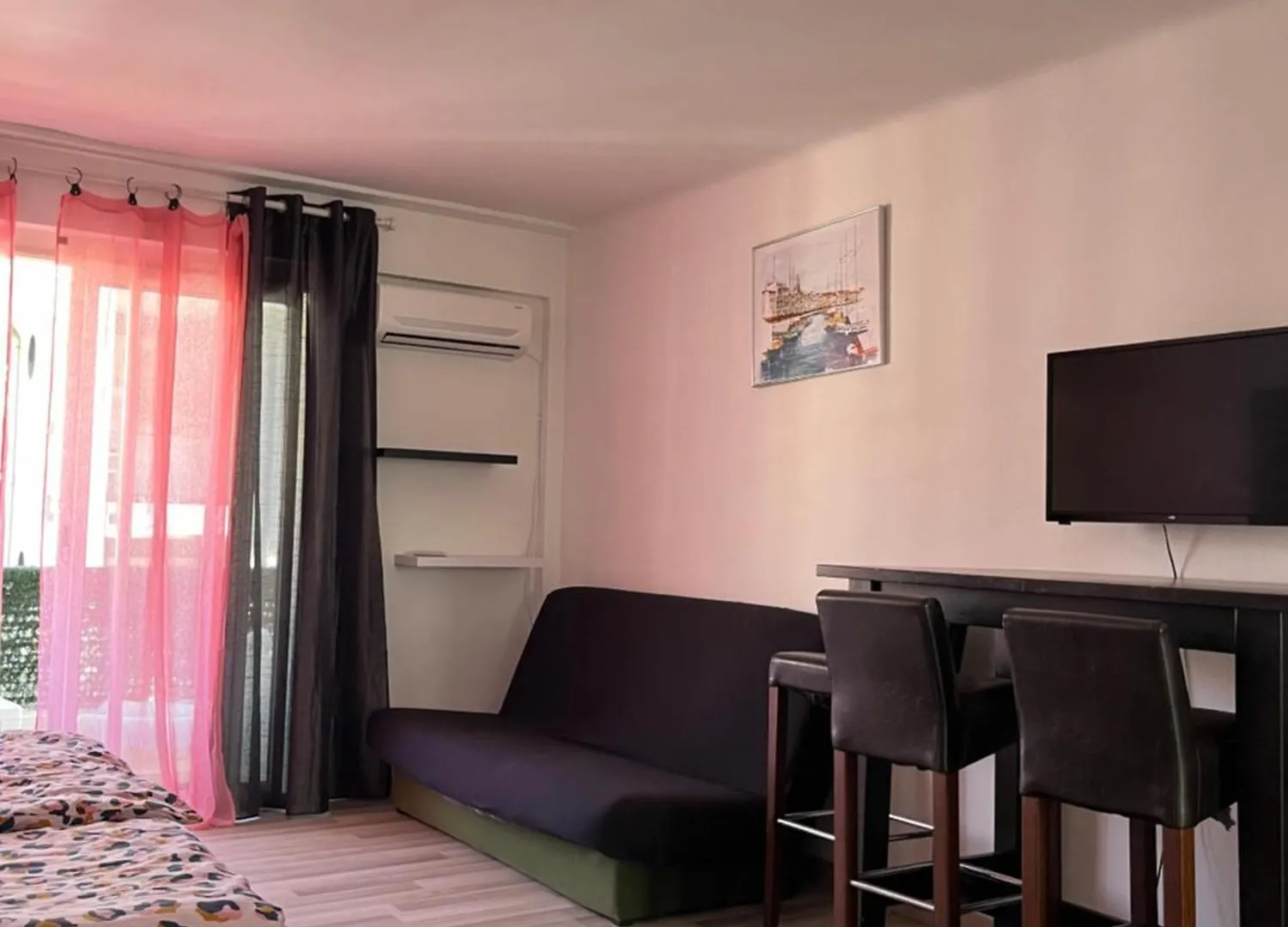 Studio Modern Apartment Cannes France
